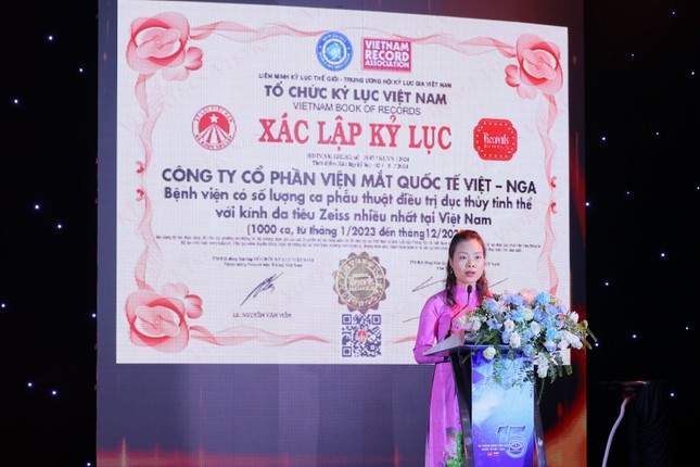 Mắt Việt - Nga liên tục nhận giải phẫu thuật nhiều nhất Việt Nam về thuỷ tinh thể đa tiêu cao cấp ảnh 2