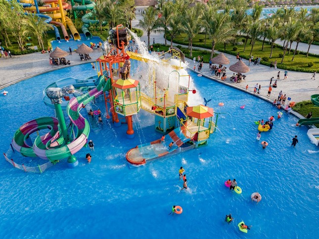 Vinhomes Golden Avenue 'đưa thế giới giải trí về nhà' với bộ đôi công viên lần đầu xuất hiện tại Móng Cái ảnh 1