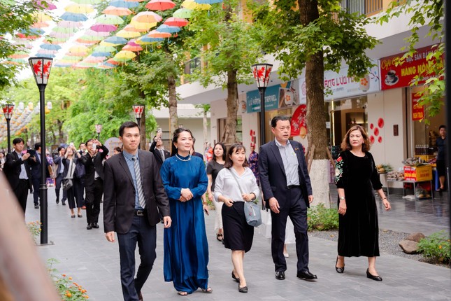 Ghé thăm Lynn Times Thanh Thủy cùng ngài Thống đốc tỉnh Shimane và phái đoàn Nhật Bản ảnh 1
