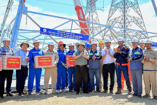 Dự án đường dây 500kV mạch 3: Hoàn thành nhiều hạng mục khó ảnh 1