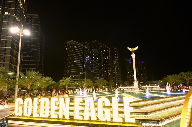 Quảng trường Golden Eagle ra mắt, tăng sức hấp dẫn cho The Beverly Solari ảnh 2