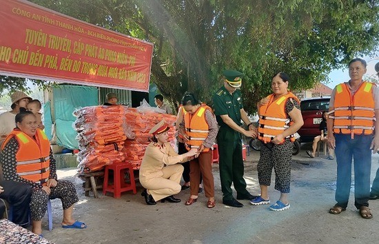 Thanh Hoá: Đảm bảo ATGT đường thuỷ trong mùa mưa bão ảnh 2