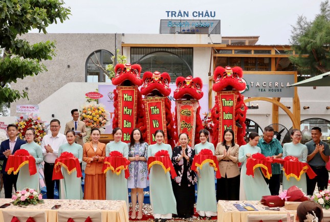 Trân Châu Beach & Resort ra mắt thương hiệu và cửa hàng trà sữa Tacerla Tea House ảnh 1