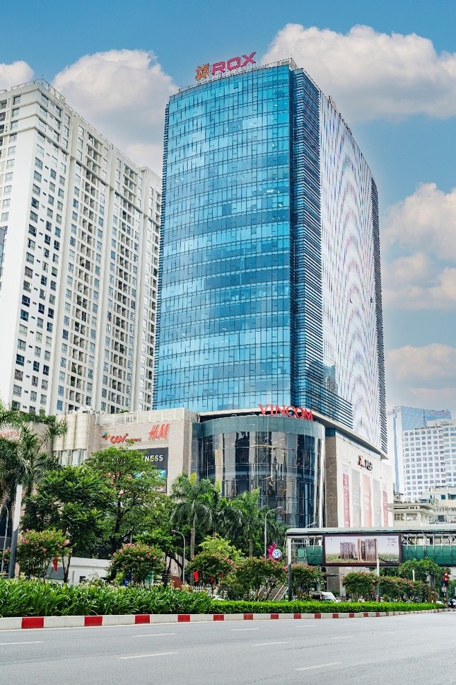 Tòa nhà trên đường Nguyễn Chí Thanh đổi tên thành ROX Tower ảnh 1