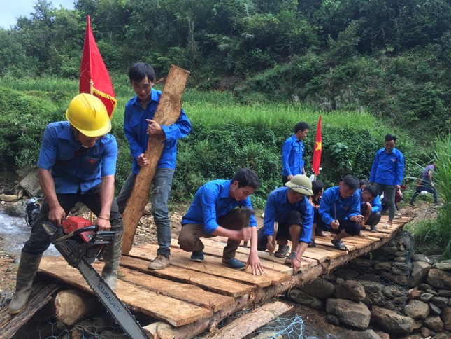 Hàng trăm công trình, phần việc của tuổi trẻ qua mô hình 'ngày cuối tuần cùng dân' ở Yên Bái ảnh 1