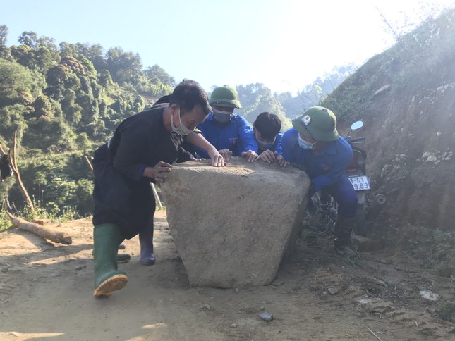 Hàng trăm công trình, phần việc của tuổi trẻ qua mô hình 'ngày cuối tuần cùng dân' ở Yên Bái ảnh 3