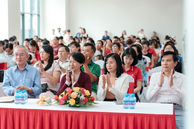 Chính thức bàn giao sổ hồng cho cư dân khu căn hộ cao cấp HT Pearl ảnh 3