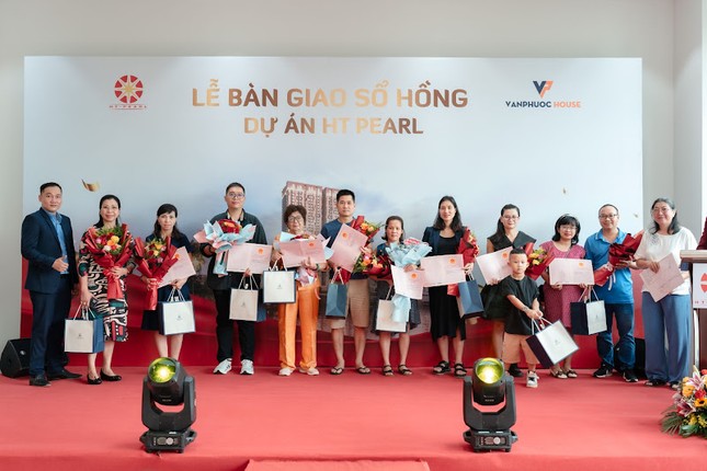 Chính thức bàn giao sổ hồng cho cư dân khu căn hộ cao cấp HT Pearl ảnh 4