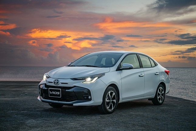 Vios tiến thẳng top 10 mẫu xe bán chạy nhất thị trường tháng 7 ảnh 3