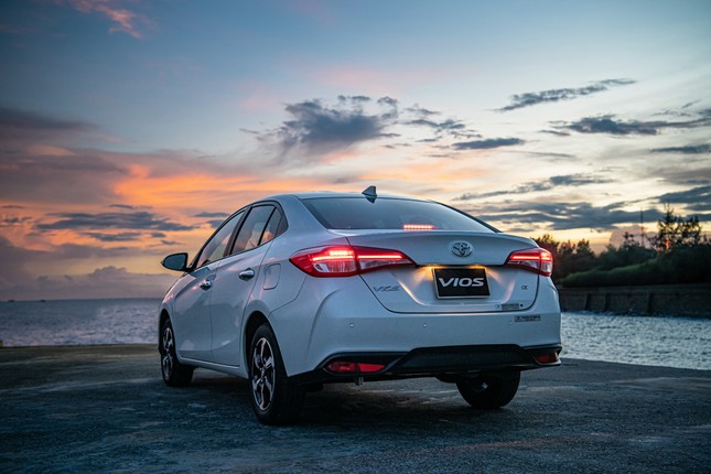 Vios tiến thẳng top 10 mẫu xe bán chạy nhất thị trường tháng 7 ảnh 2