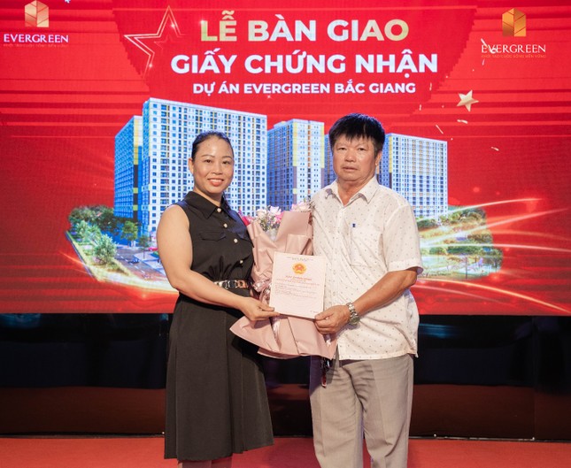 Evergreen Bắc Giang chính thức bàn giao giấy chứng nhận đợt đầu tiên ảnh 3