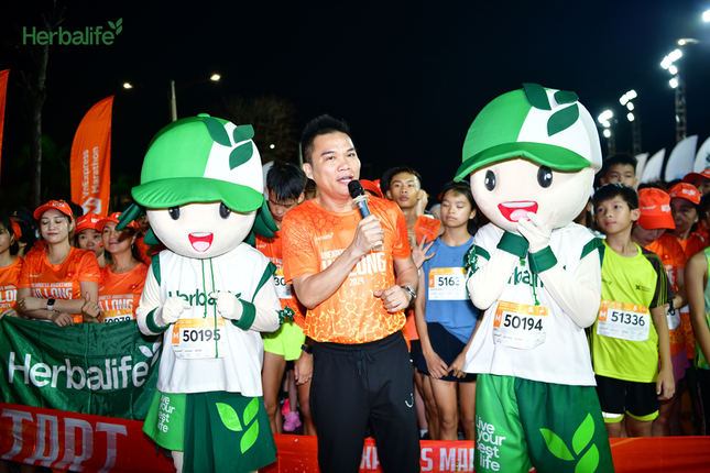 Herbalife Việt Nam khuyến khích lối sống năng động lành mạnh cùng VnExpress Marathon Hạ Long 2024 ảnh 4