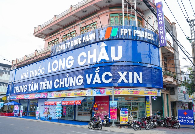 FPT Long Châu sở hữu mạng lưới gần 2.000 nhà thuốc và trung tâm tiêm chủng trên toàn quốc.