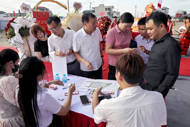 Hàng trăm tiểu thương huyện Yên Mỹ tham gia Lễ giới thiệu Chợ Ngọc Long Plaza ảnh 3