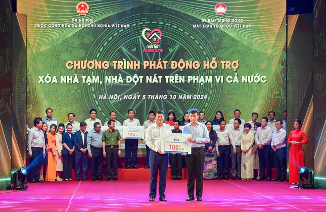 BIDV ủng hộ 100 tỷ đồng chung tay xóa nhà tạm, nhà dột nát ảnh 1