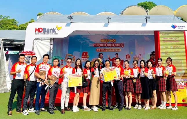 Thẻ HDBank hai năm liền tạo 'cơn sốt' tại Sóng Festival ảnh 1