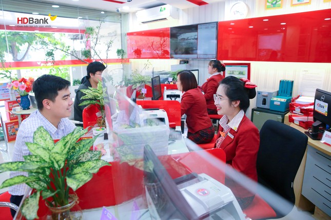 HDBank triển khai những hoạt động ý nghĩa, sát cánh cùng khách hàng bị ảnh hưởng bởi bão Yagi ảnh 1