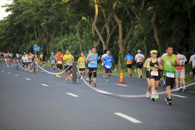 400 HDBank Runners toả sáng trên 'đường đua xanh' Green Cần Giờ Marathon HDBank 2024 ảnh 5