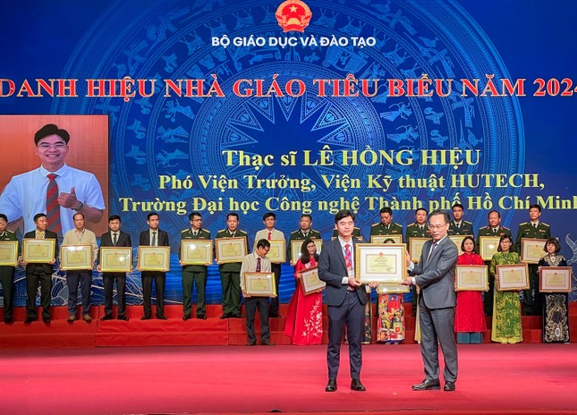 Đam mê nghề giáo, giảng viên trẻ HUTECH được Bộ GD&ĐT tặng danh hiệu Nhà giáo tiêu biểu ảnh 1