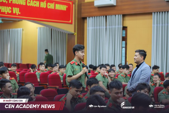 Cen Academy đồng hành định hướng nghề nghiệp cho chiến sĩ trẻ trước khi xuất ngũ ảnh 2