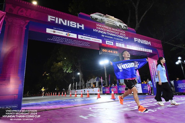 Vinamilk tài trợ '132 kg đạm' cho 11.000 runner VnExpress Marathon Hà Nội ảnh 4