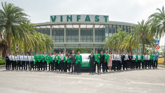 Taxi Mai Linh mua và thuê 3.999 ô tô điện VinFast từ GSM để chuyển đổi xanh ảnh 2