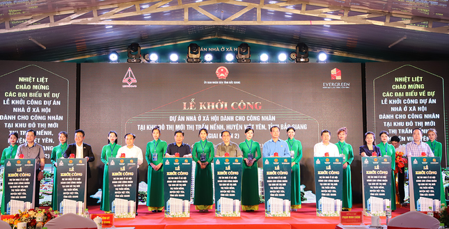 Evergreen khởi công cất nóc tòa CT2 ảnh 1
