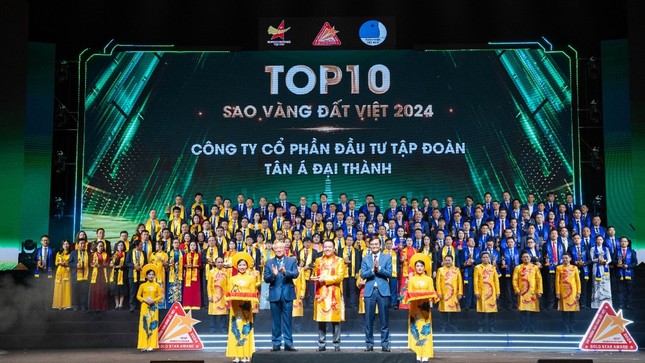 Tập đoàn Tân Á Đại Thành được vinh danh top 10 Sao Vàng đất Việt 2024 ảnh 1