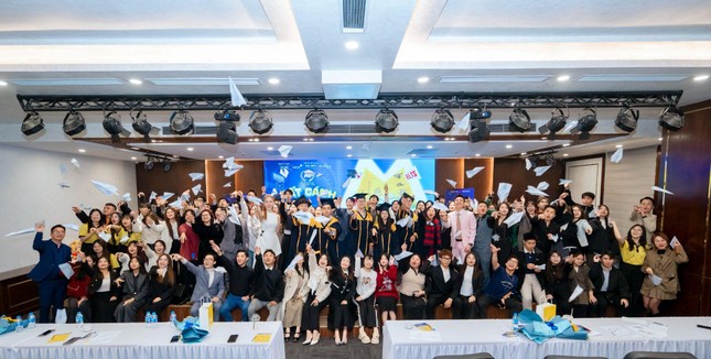 IELTS Mentor Ceremony: Passport to Dreams - Tôn vinh nỗ lực và chắp cánh ước mơ ảnh 3