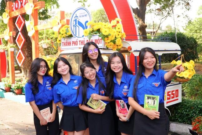 Nhiều điểm check in lý tưởng dịp Tết ở Bình Dương thu hút giới trẻ ảnh 7