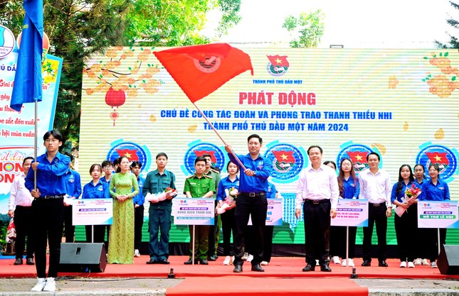 Tuổi trẻ đất Thủ xuất quân chiến dịch Xuân tình nguyện ảnh 1