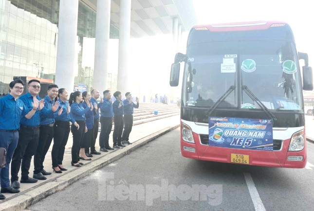 Thanh niên công nhân Bình Dương về quê đón Tết trên chuyến xe 0 đồng ảnh 13