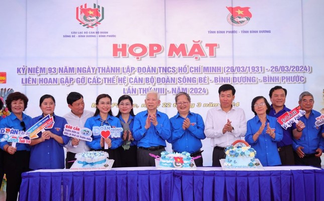 Liên hoan gặp gỡ các thế hệ cán bộ Đoàn Sông Bé - Bình Dương - Bình Phước ảnh 2