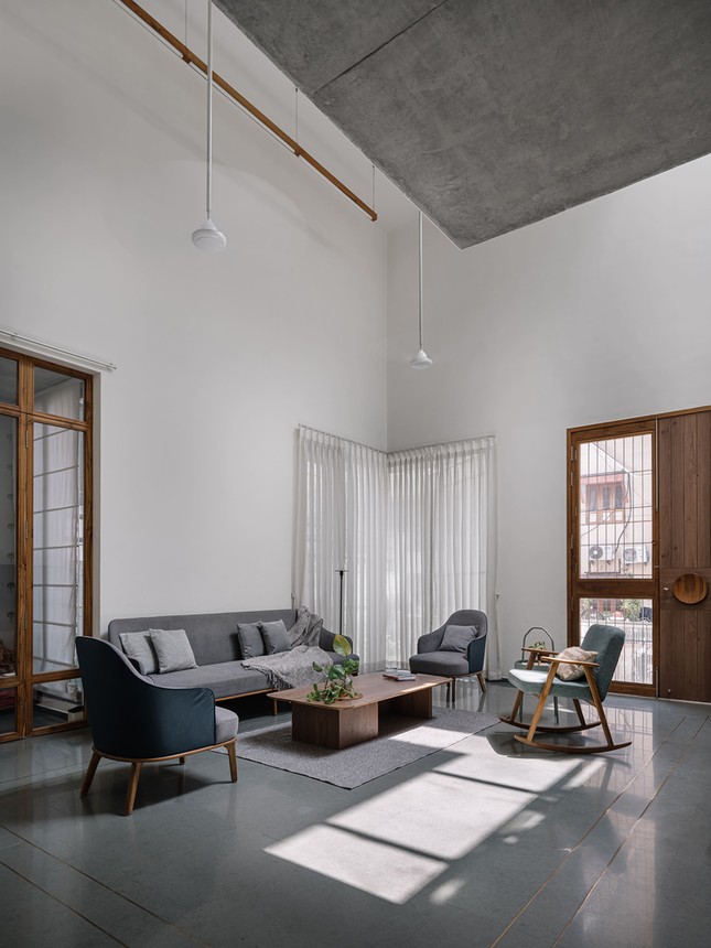 Mê mẩn nhà phố thiết kế lệch tầng ảnh 10