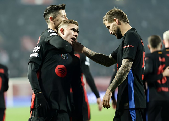 Hủy diệt Crvena Zvezda, Barca phá vỡ kỷ lục sau 74 năm ảnh 1