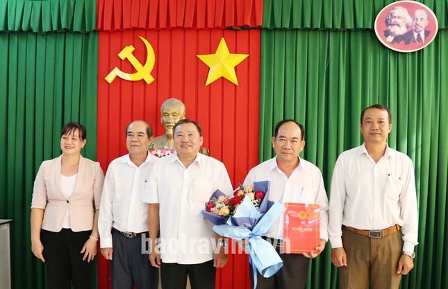 Tra Vinh ernennt drei stellvertretende Direktoren der Fotoabteilung 2