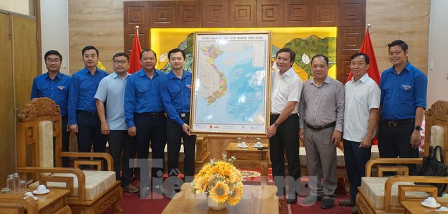 Bí thư Trung ương Đoàn thăm, chúc Tết người dân tại Đồng Tháp ảnh 7