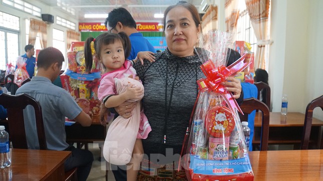 Bí thư Trung ương Đoàn thăm, chúc Tết người dân tại Đồng Tháp ảnh 6