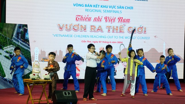 Học sinh Tiền Giang đoạt giải nhất sân chơi 'Thiếu nhi Việt Nam - Vươn ra thế giới' cấp khu vực ảnh 1