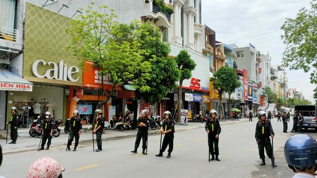 Chân dung Tuấn ‘thần đèn’ và Mạnh ‘gỗ’, hai trùm giang hồ xứ Thanh vừa bị công an bao vây nhà riêng ảnh 3