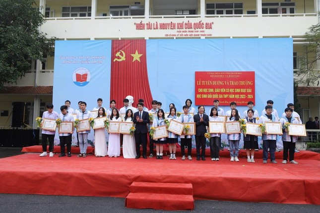 Thanh Hóa tuyên dương 84 học sinh đạt giải kỳ thi học sinh giỏi quốc gia ảnh 4