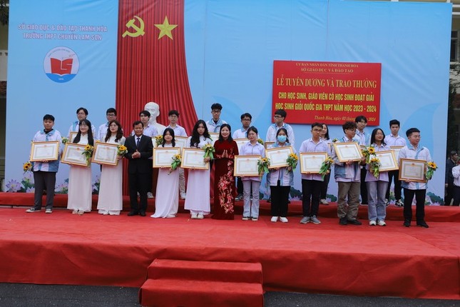 Thanh Hóa tuyên dương 84 học sinh đạt giải kỳ thi học sinh giỏi quốc gia ảnh 3