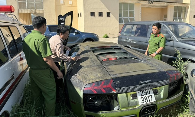 Tiêu huỷ hai siêu xe Lamborghini và G63 nhập lậu ảnh 2