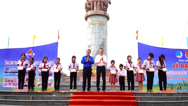  Thanh niên Kiên Giang ra quân chiến dịch thanh niên tình nguyện hè ảnh 3