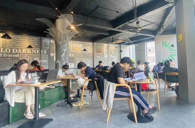 Khi Gen Z la cà trên mạng - Bài cuối: Cách nào không lạc lối trong thế giới ảo? ảnh 1