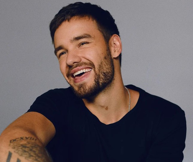 4 One Direction-leden herenigen zich op de begrafenis van voormalig groepsleider Liam Payne foto 8