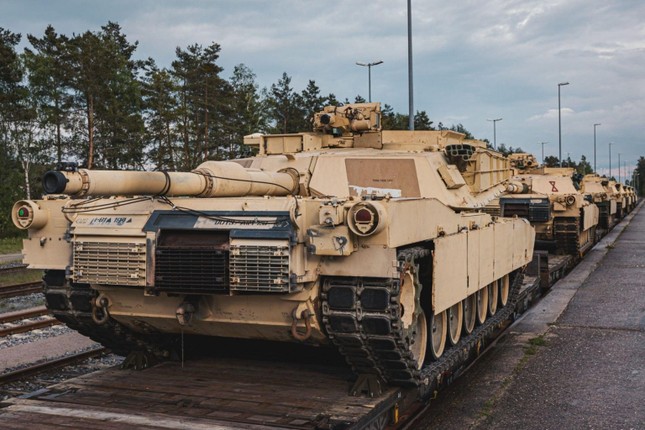 Binh sĩ Ukraine bắt đầu khoá huấn luyện trên dòng xe tăng Abrams ở Đức ảnh 1