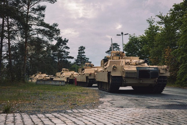 Binh sĩ Ukraine bắt đầu khoá huấn luyện trên dòng xe tăng Abrams ở Đức ảnh 2