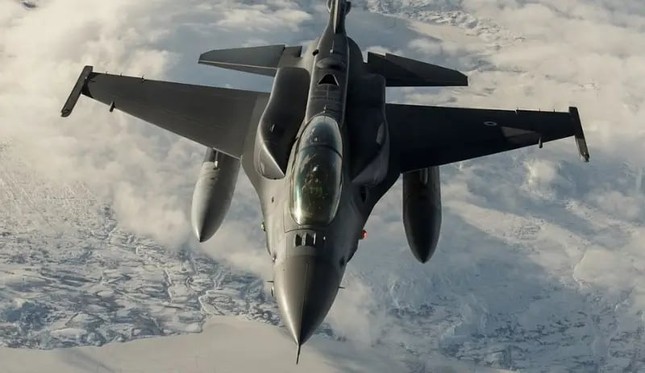 Truyền thông Mỹ: Ukraine cố gắng giữ tiền tuyến cho đến khi nhận được chiến đấu cơ F-16- Ảnh 1.