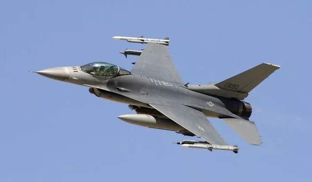 Ukraine tiết lộ thời điểm nhận tiêm kích F-16- Ảnh 1.
